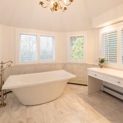 composite-shutters-bathroom-norman--7-1
